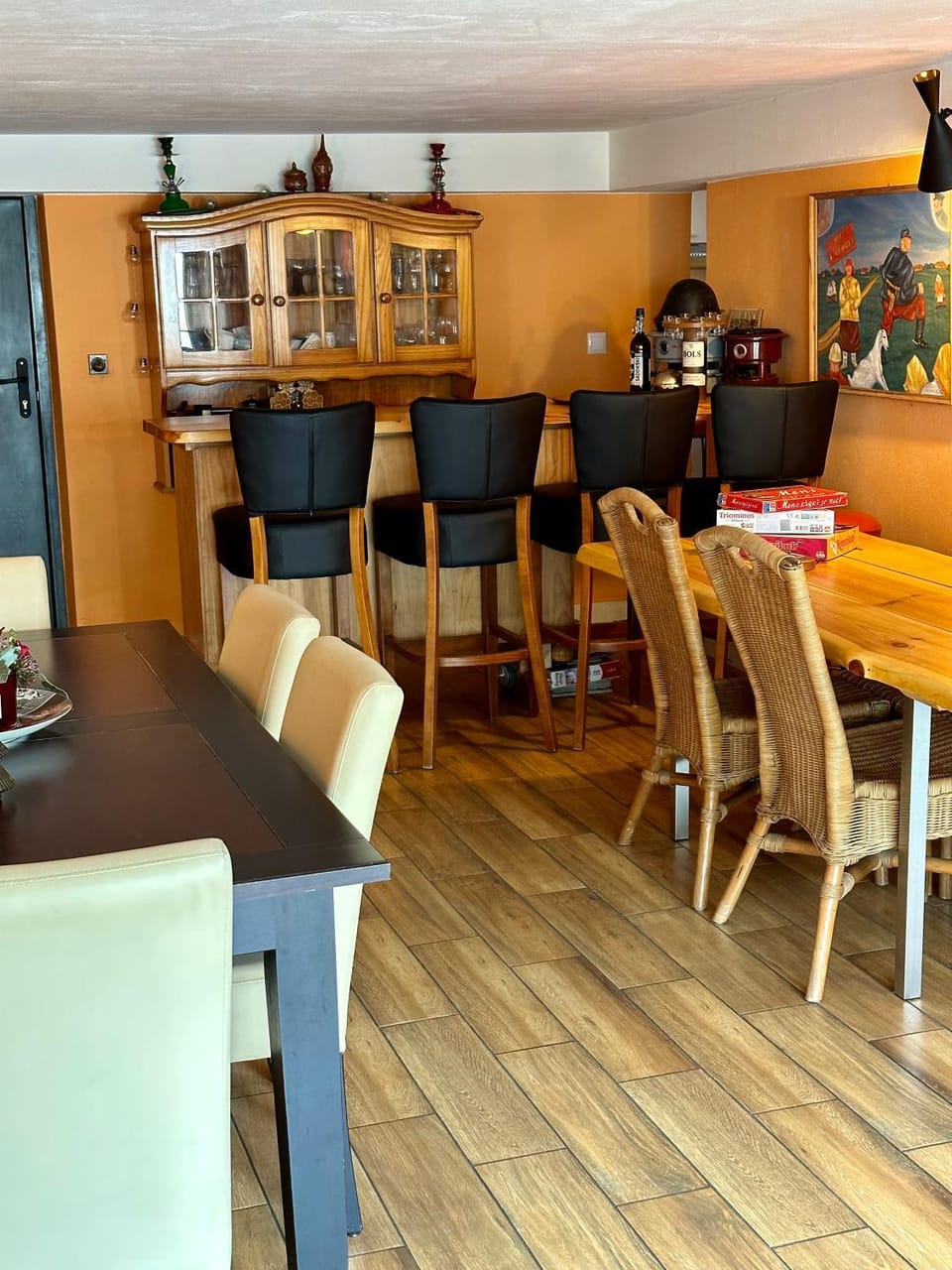 Living room, Seating area, Dining area