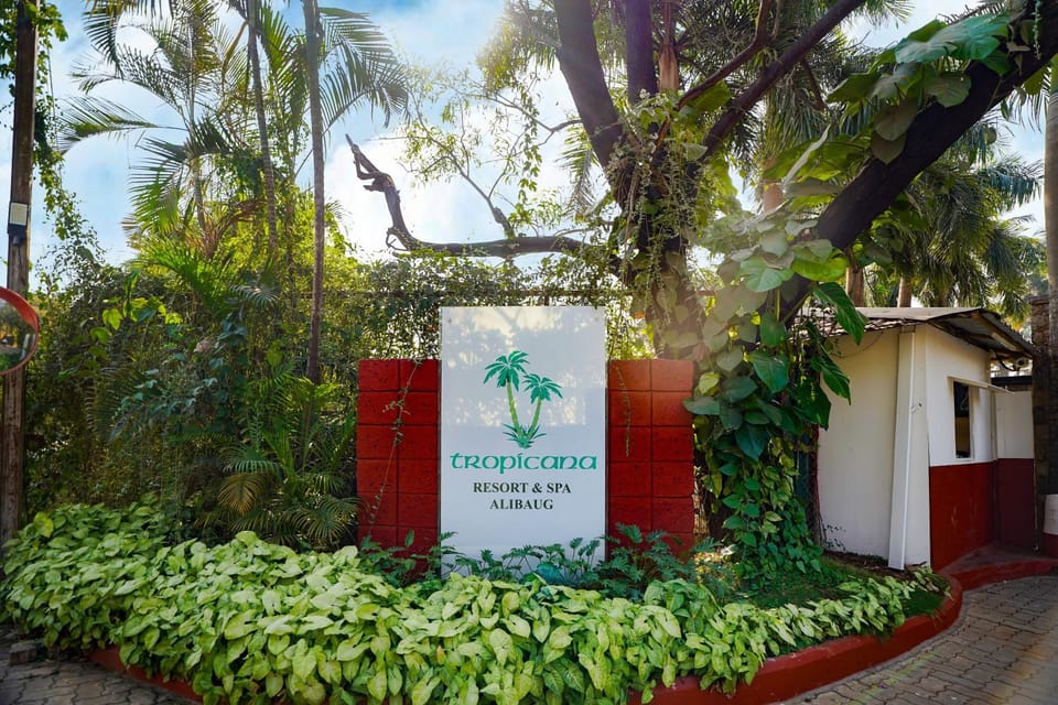 Facade/entrance, Property logo or sign