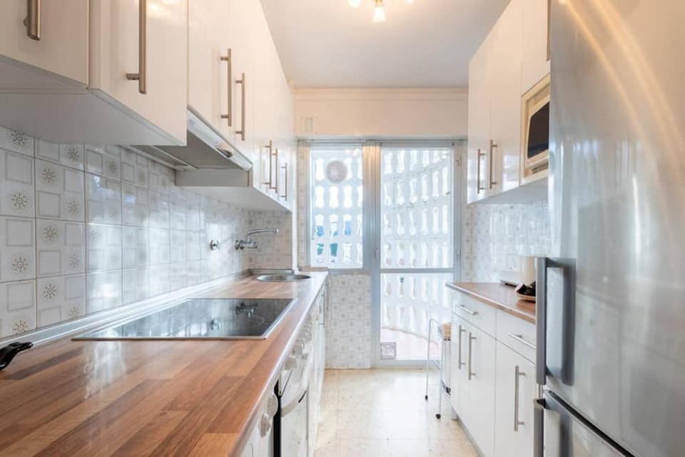 Kitchen or kitchenette, oven, stove