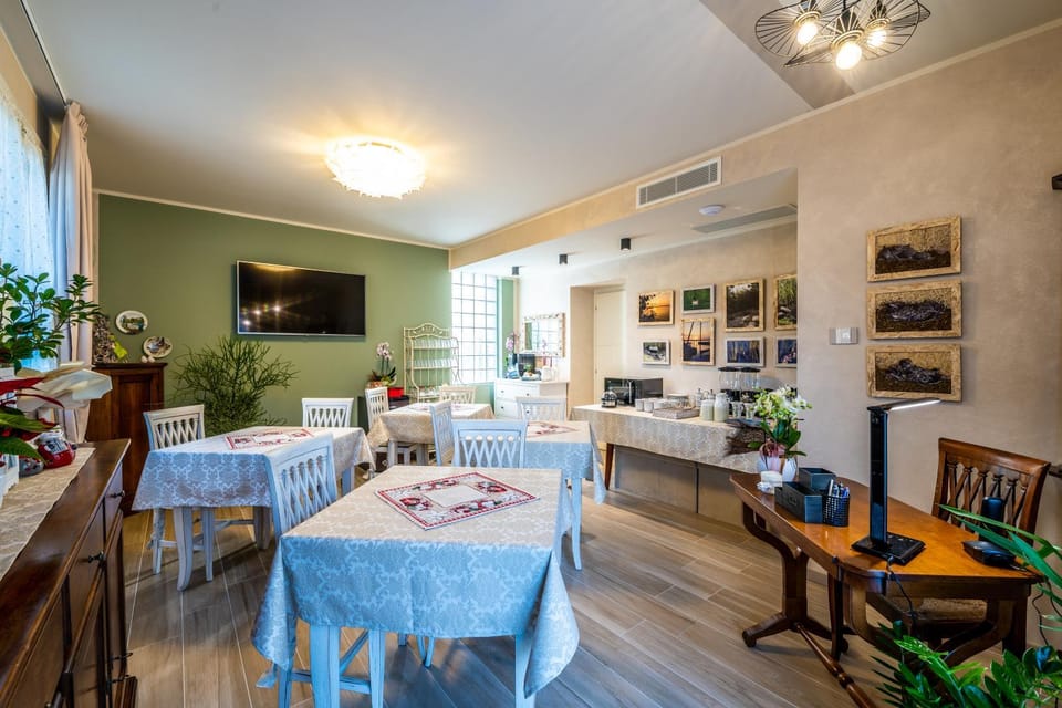 IL NIDO DEGLI USIGNOLI with bikes storage Bed and Breakfast in Peschiera del Garda