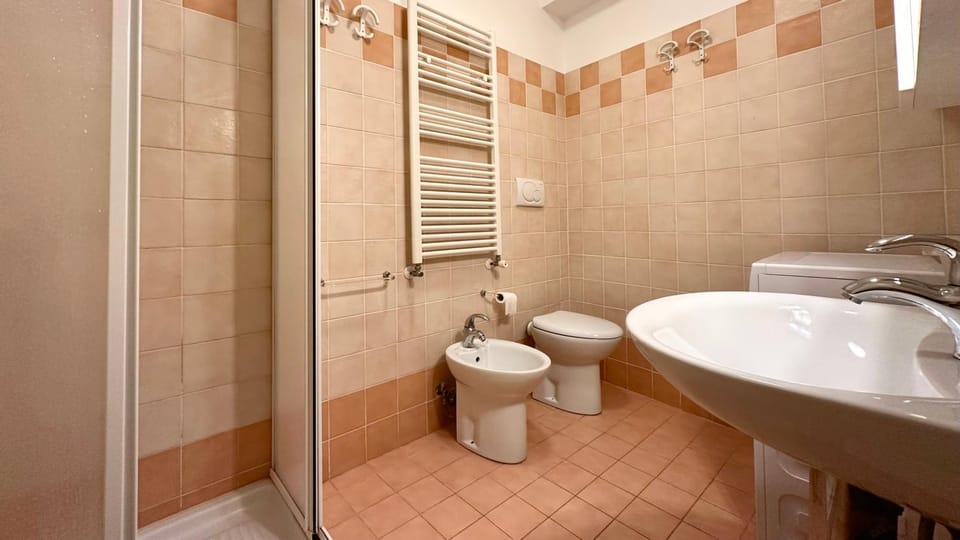 N219 - Numana, ampio bilocale in centro con posto auto Apartment in Numana