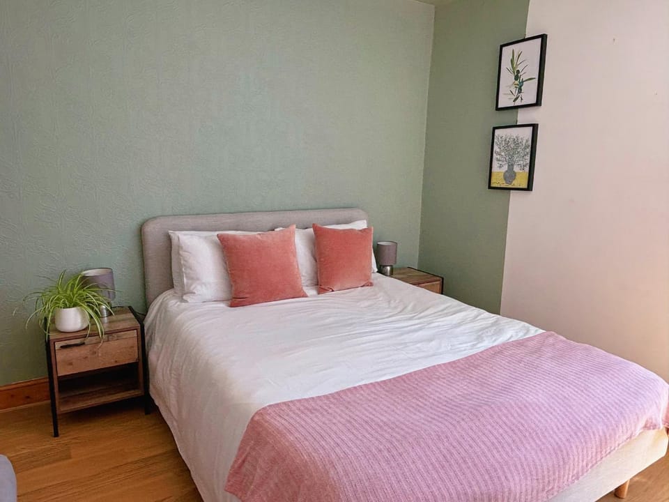 Lovely 3 beds house 6 guests King beds House in Sheffield