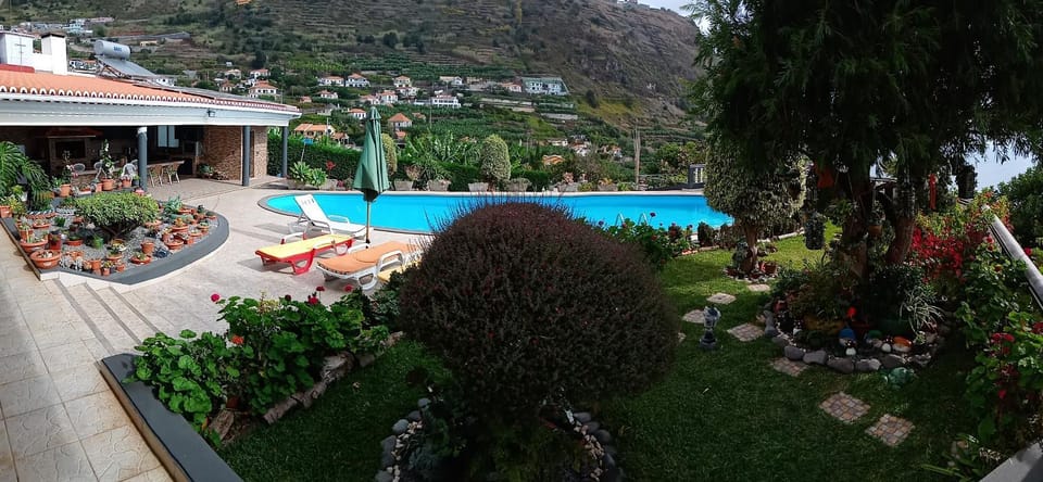 Arcos Grands Suites with enormous and private pool. Apartment in Madeira District