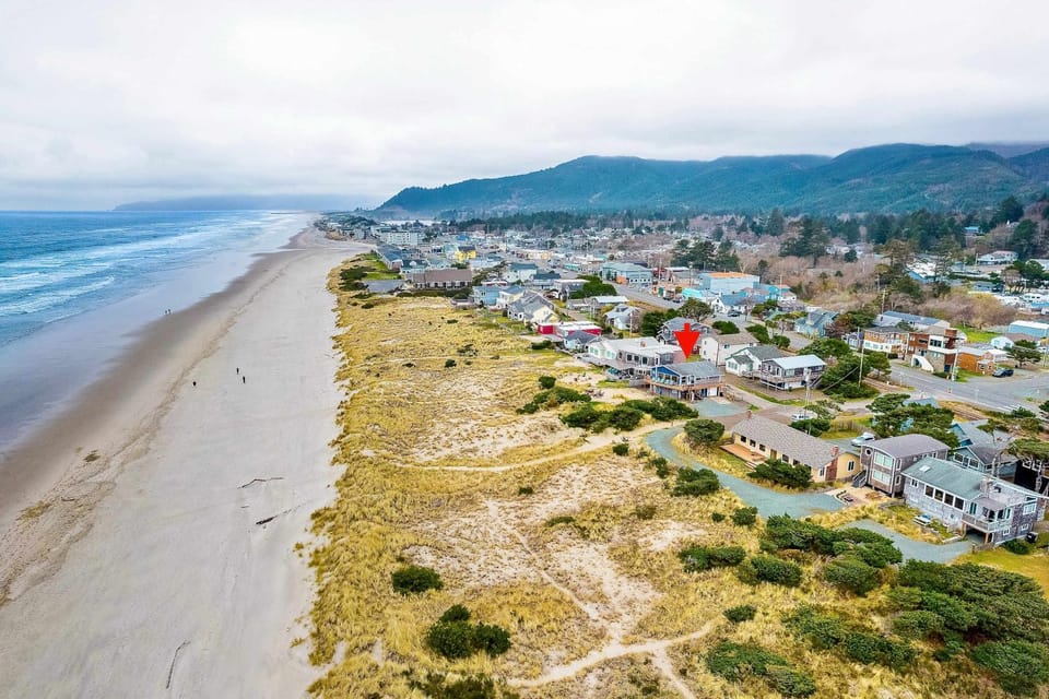 Pacific Oasis House in Rockaway Beach