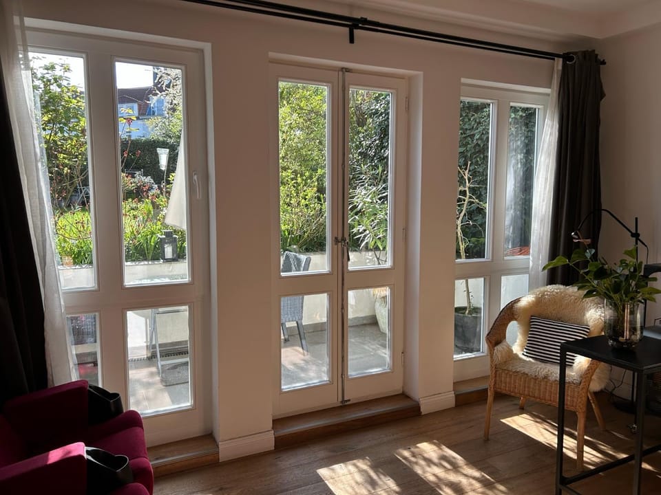 View (from property/room), Living room, Seating area, Garden view