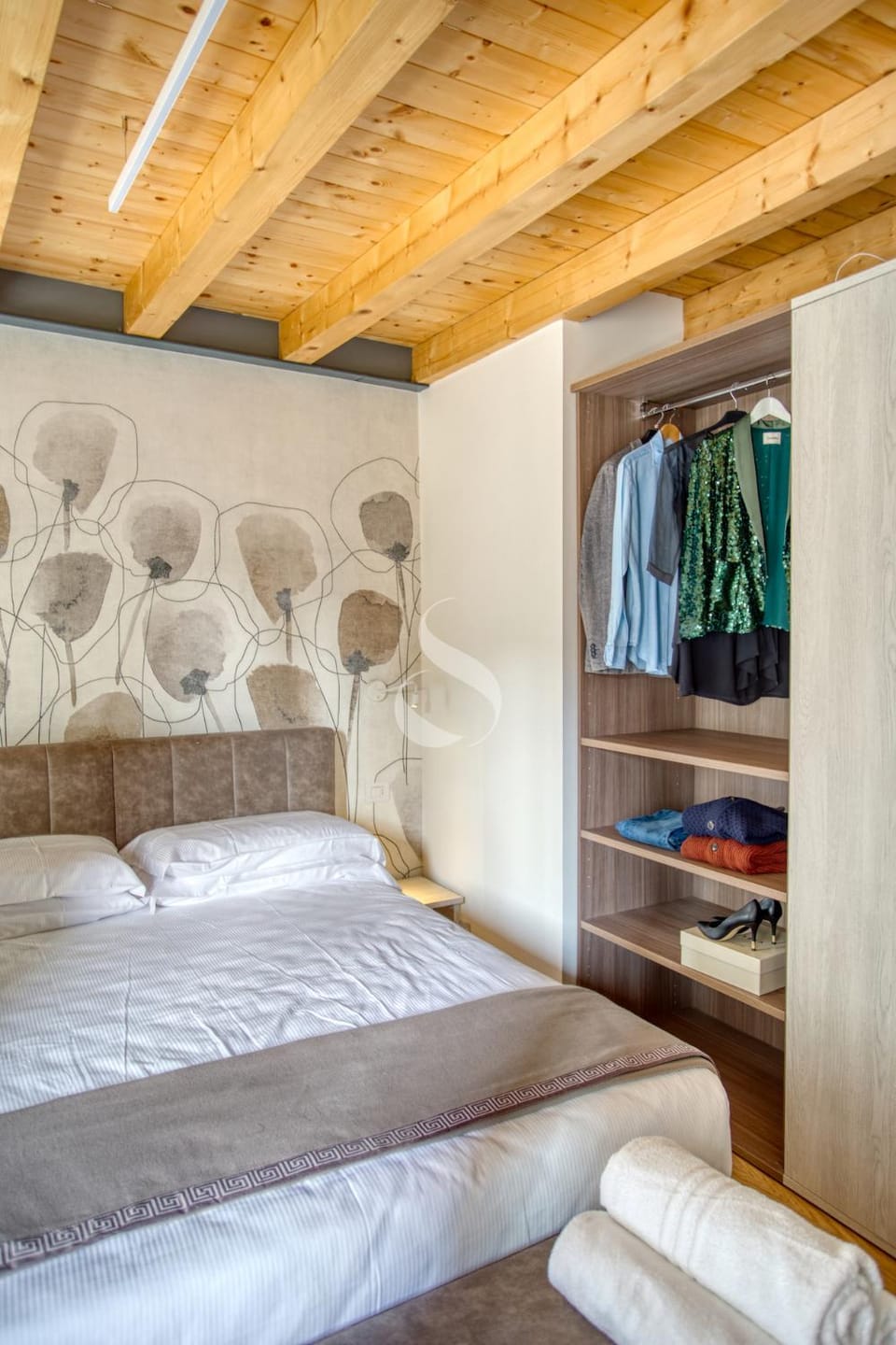 Photo of the whole room