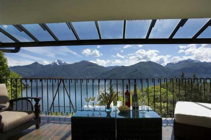 Balcony/Terrace, Lake view