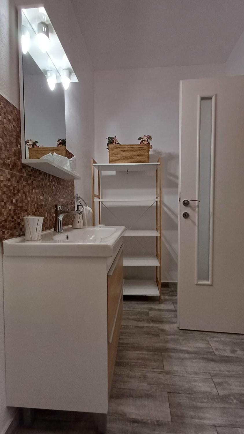 Neferprod Apartments - IS - CAM 03 Apartment in Timisoara