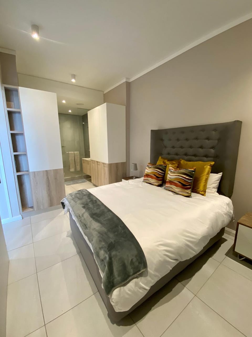 Menlyn Maine Trilogy 11th Floor Apartment in Pretoria