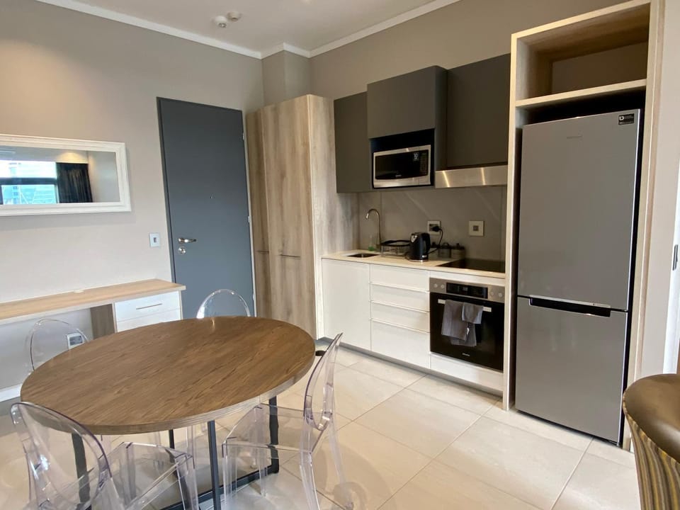 Menlyn Maine Trilogy 11th Floor Apartment in Pretoria