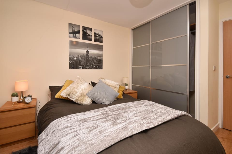 The Hub - Spacious, bright and modern with free parking Apartment in Milton Keynes