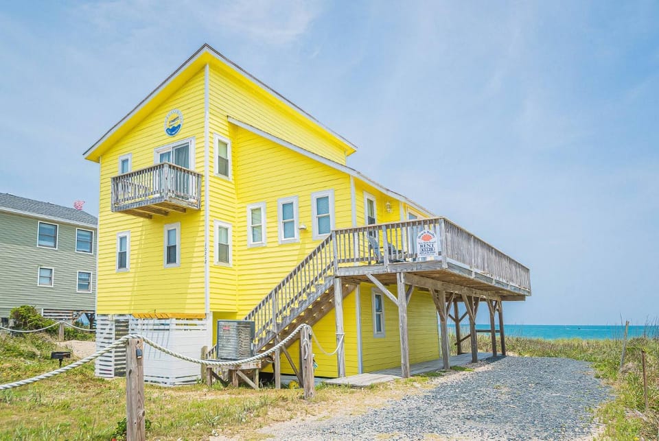 Sun Trippin' - S Nags Head MP 20.5, Oceanfront, Ocean View, Large Sun Decks, Close to Pier House in Nags Head