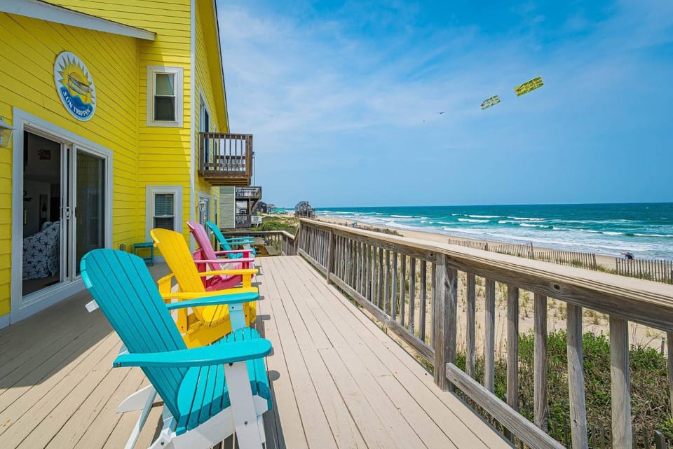 Sun Trippin' - S Nags Head MP 20.5, Oceanfront, Ocean View, Large Sun Decks, Close to Pier House in Nags Head