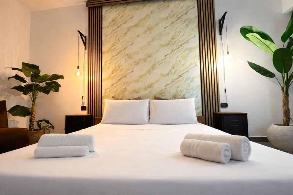Photo of the whole room, Bedroom