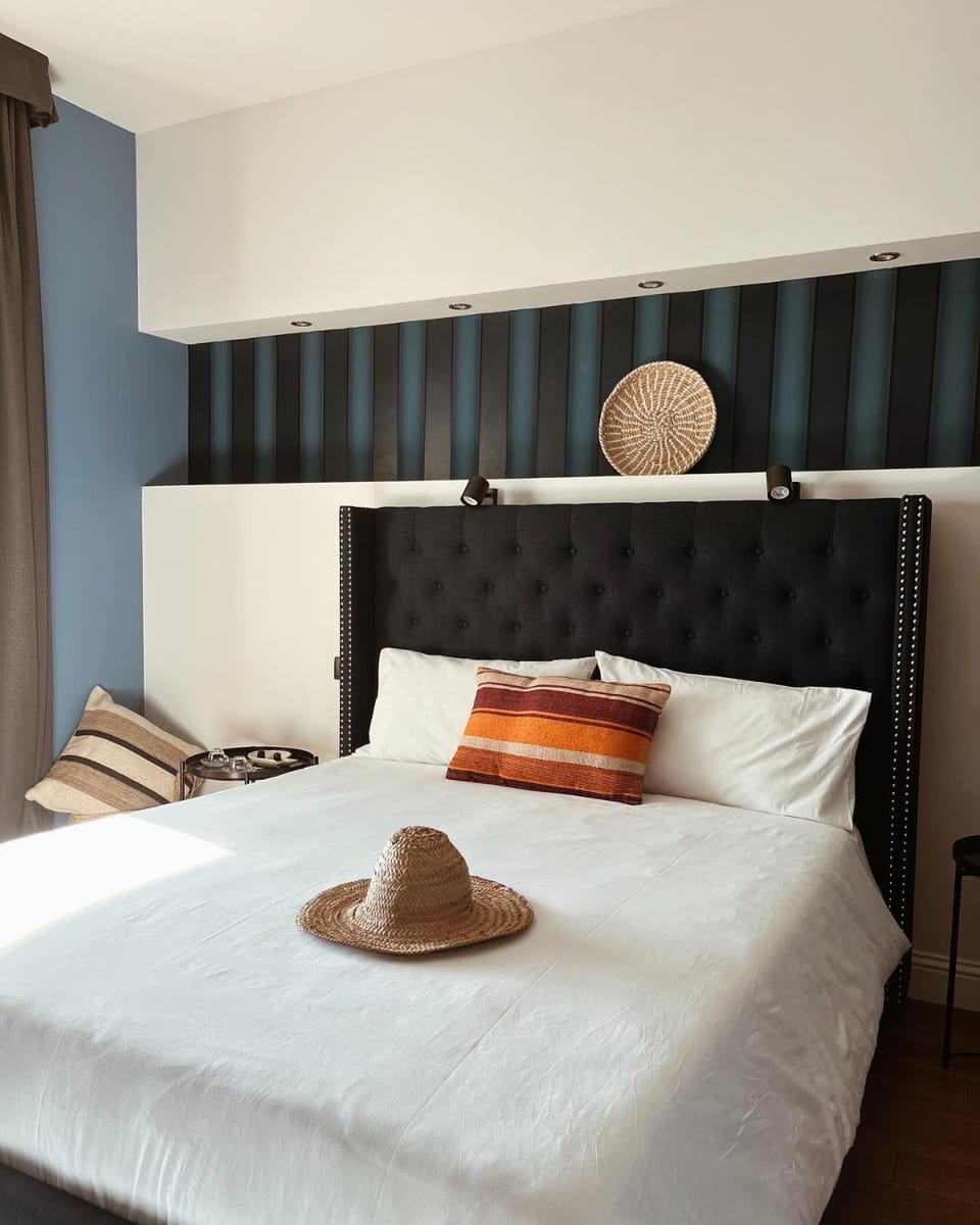 Bed, Photo of the whole room