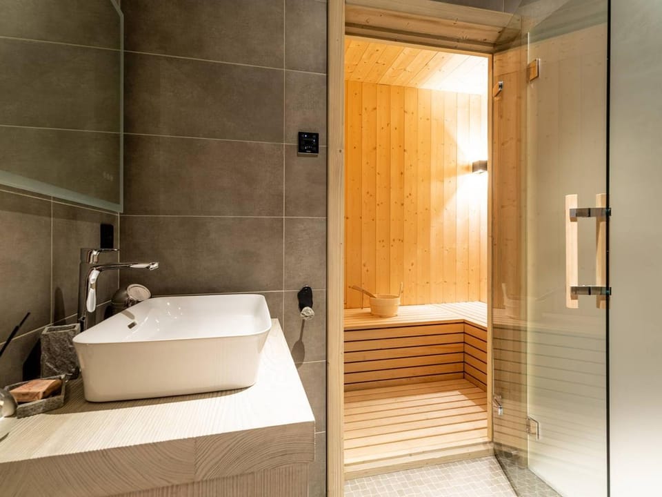 Chalet de luxe 5* avec Spa, PMR, au pied des pistes - FR-1-398-621 Chalet in Montvalezan