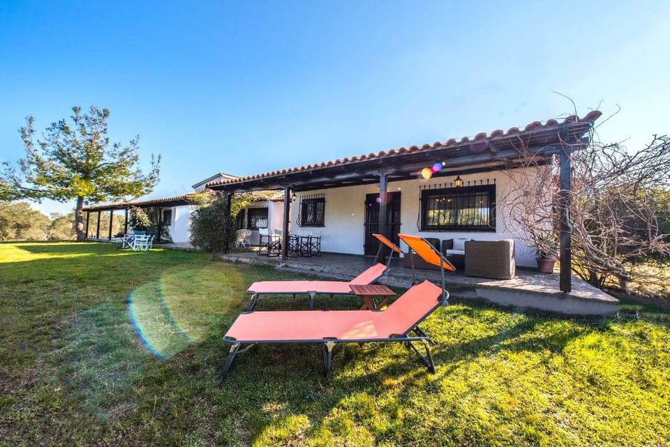 Property building, Garden, Seating area, Garden view