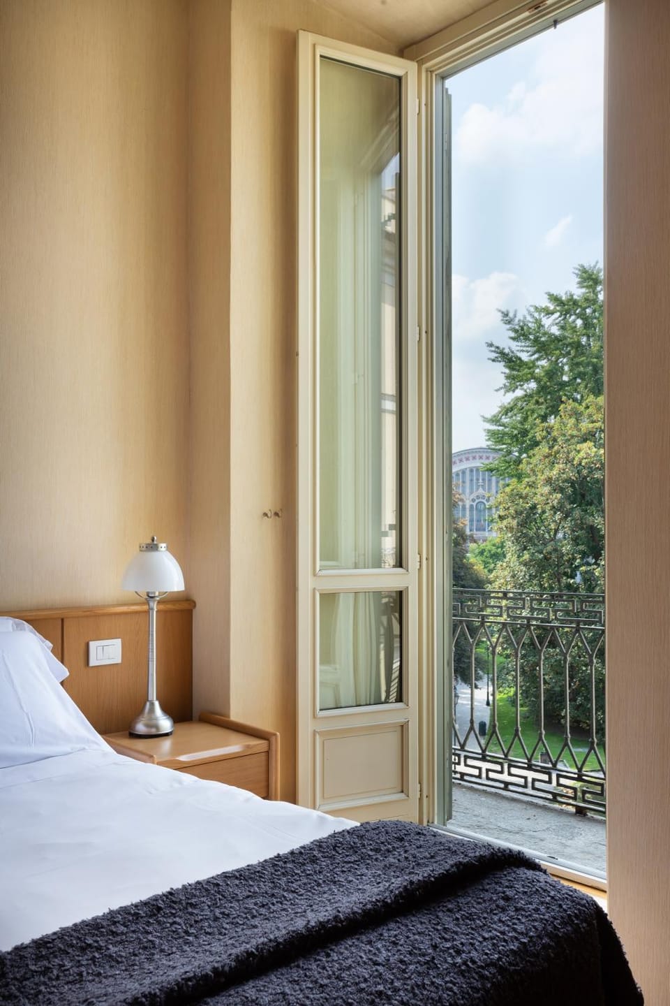 Bed, Bedroom, City view