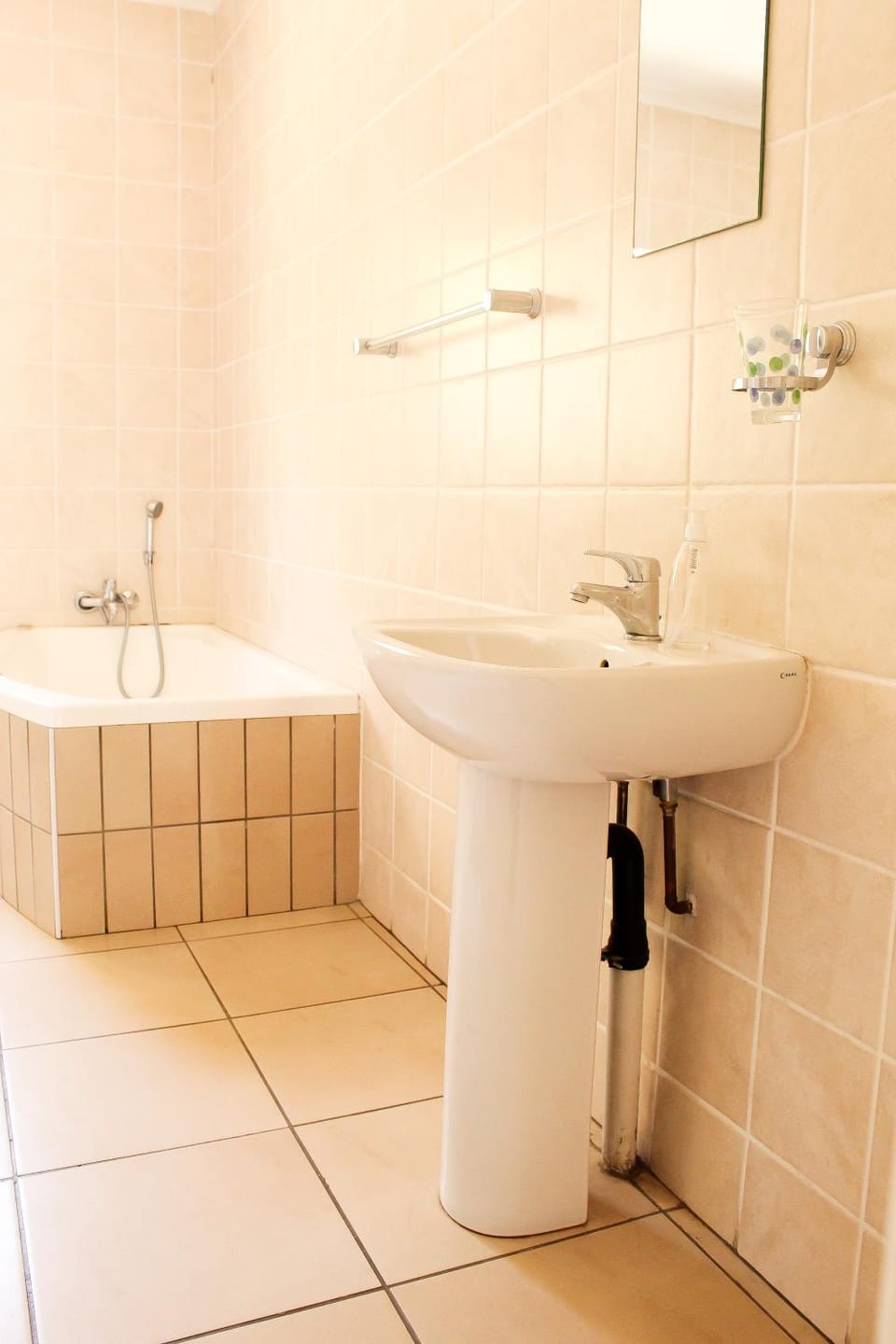 Dumelang Executive Lodge- OFF-GRID Solar powered Midrand Bed and Breakfast in Gauteng