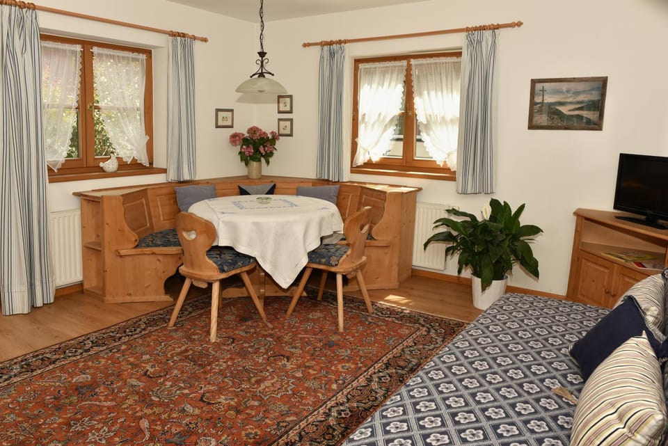 Haus Savoy - Appartement 4 Apartment in Kitzbuhel