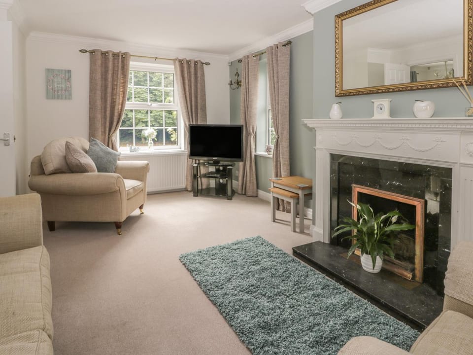 Humble Bee Cottage House in England