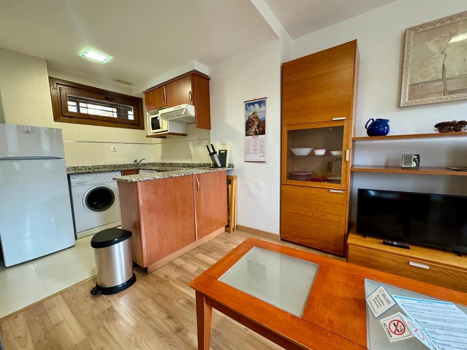 TV and multimedia, dishwasher, stove, washing machine