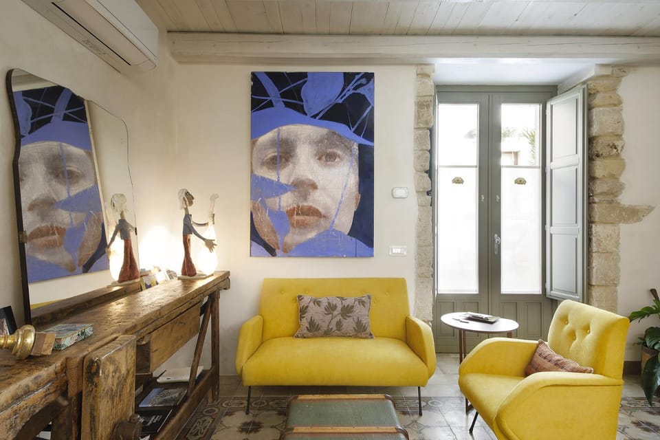 Living room, Seating area