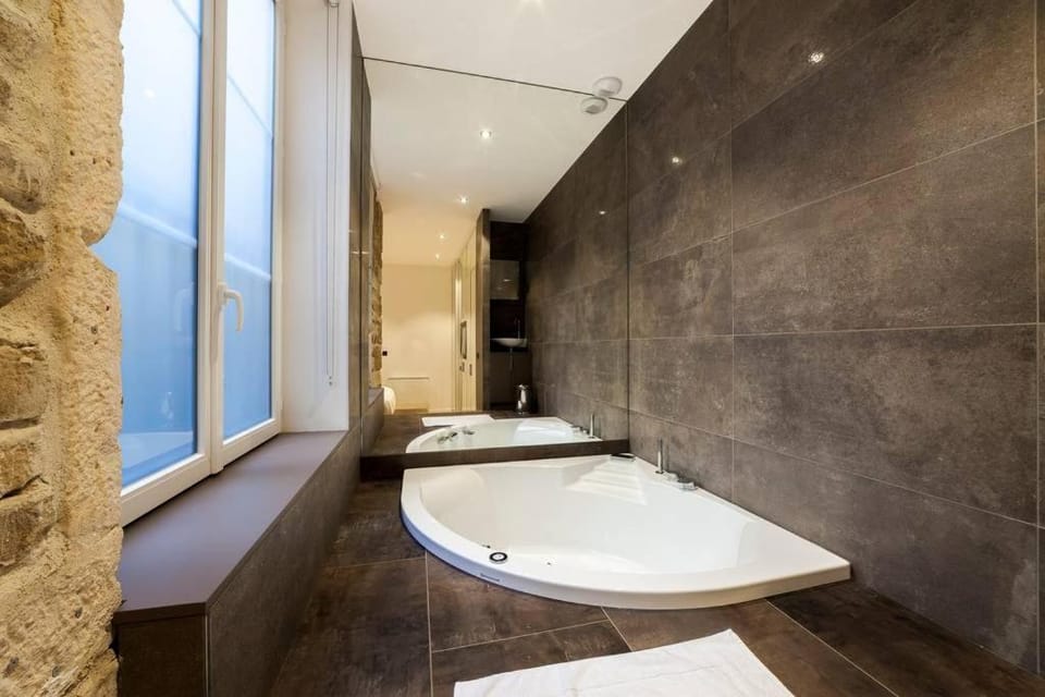 Bathroom, Bath
