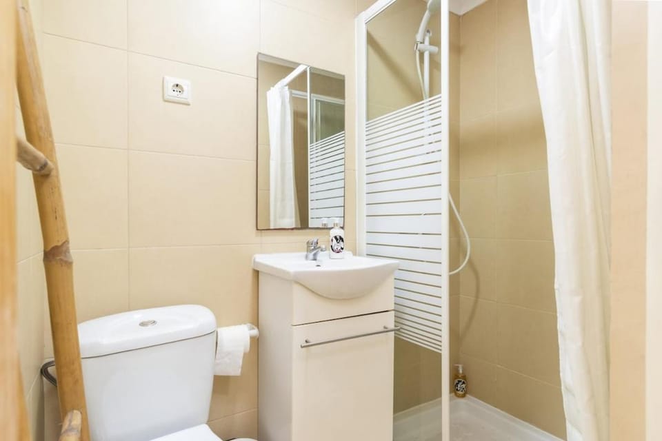 Budget Studio Down Town Apartment in Lisbon