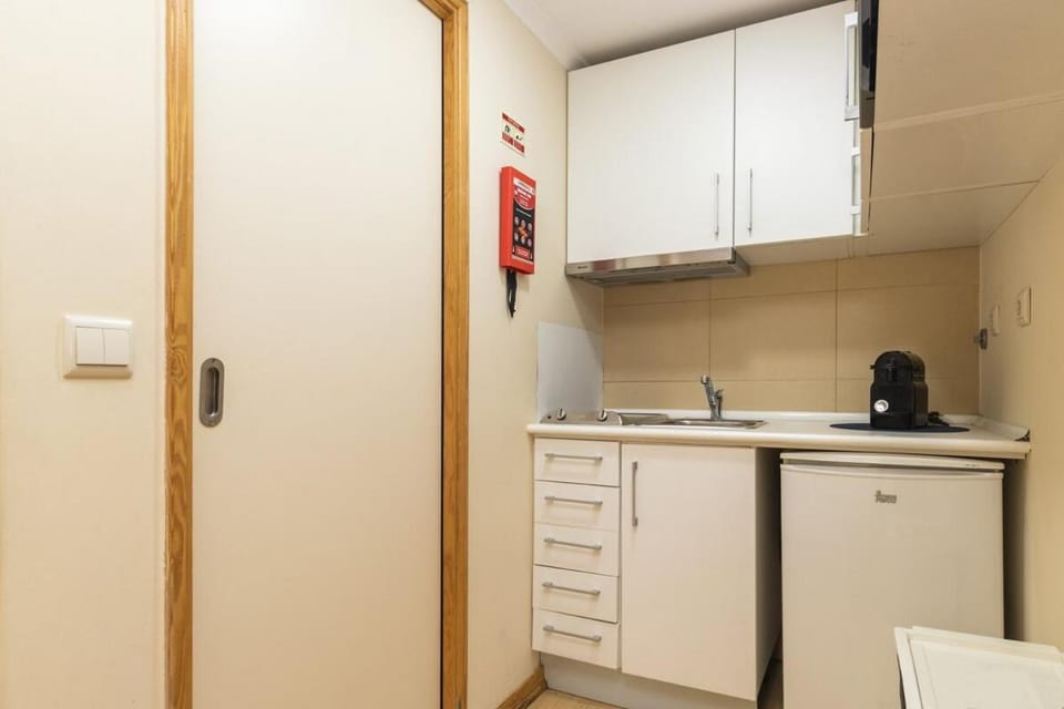 Budget Studio Down Town Apartment in Lisbon