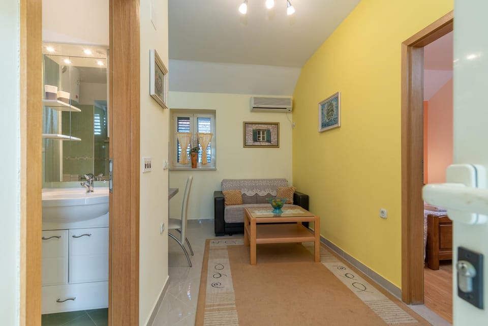 Apartment Roko Trogir-Ljubitovica Apartment in Šibenik-Knin County, Croatia