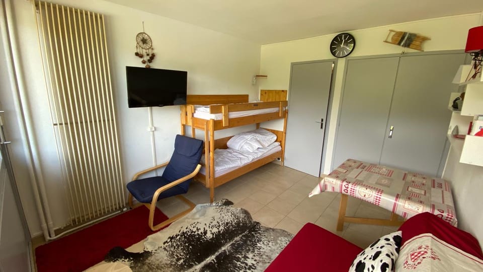 Living room, Photo of the whole room, bunk bed