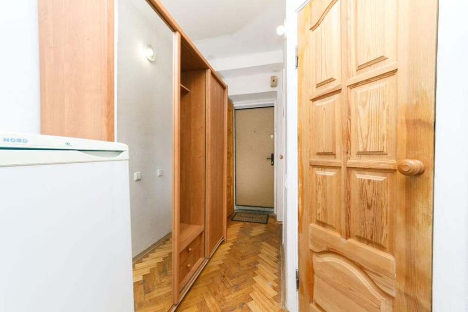 Квартира 1 комнатная на Русановке газ и низкий этаж Apartment in Kiev City - Kyiv