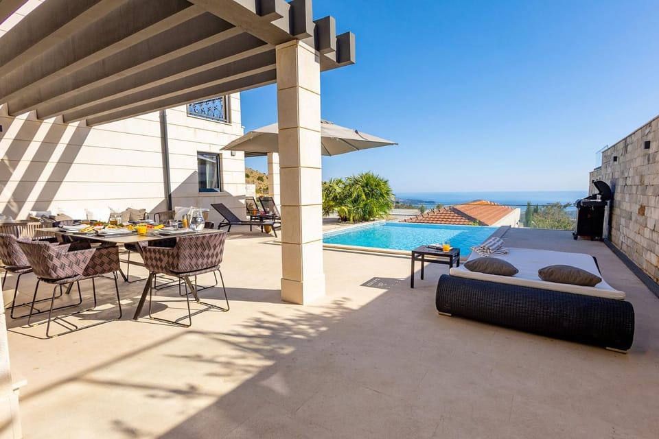 Patio, Day, Natural landscape, View (from property/room), Balcony/Terrace, Seating area, Dining area, Pool view, Sea view, Swimming pool, sunbed