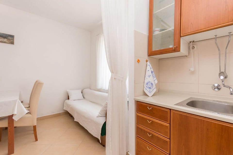 Kitchen or kitchenette, Other, Seating area