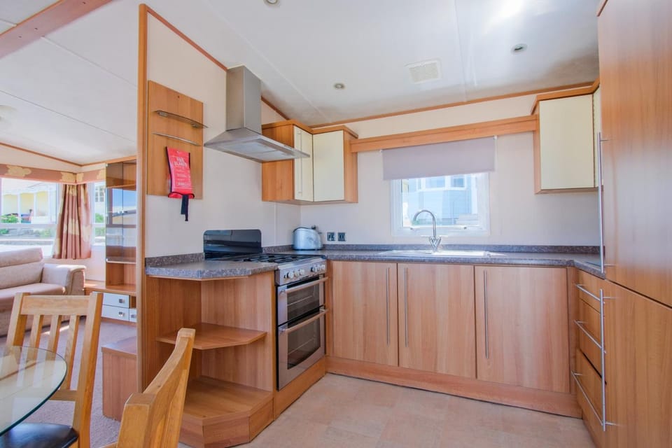 Pet Friendly 'Instow' Caravan with Sea Views House in Westward Ho