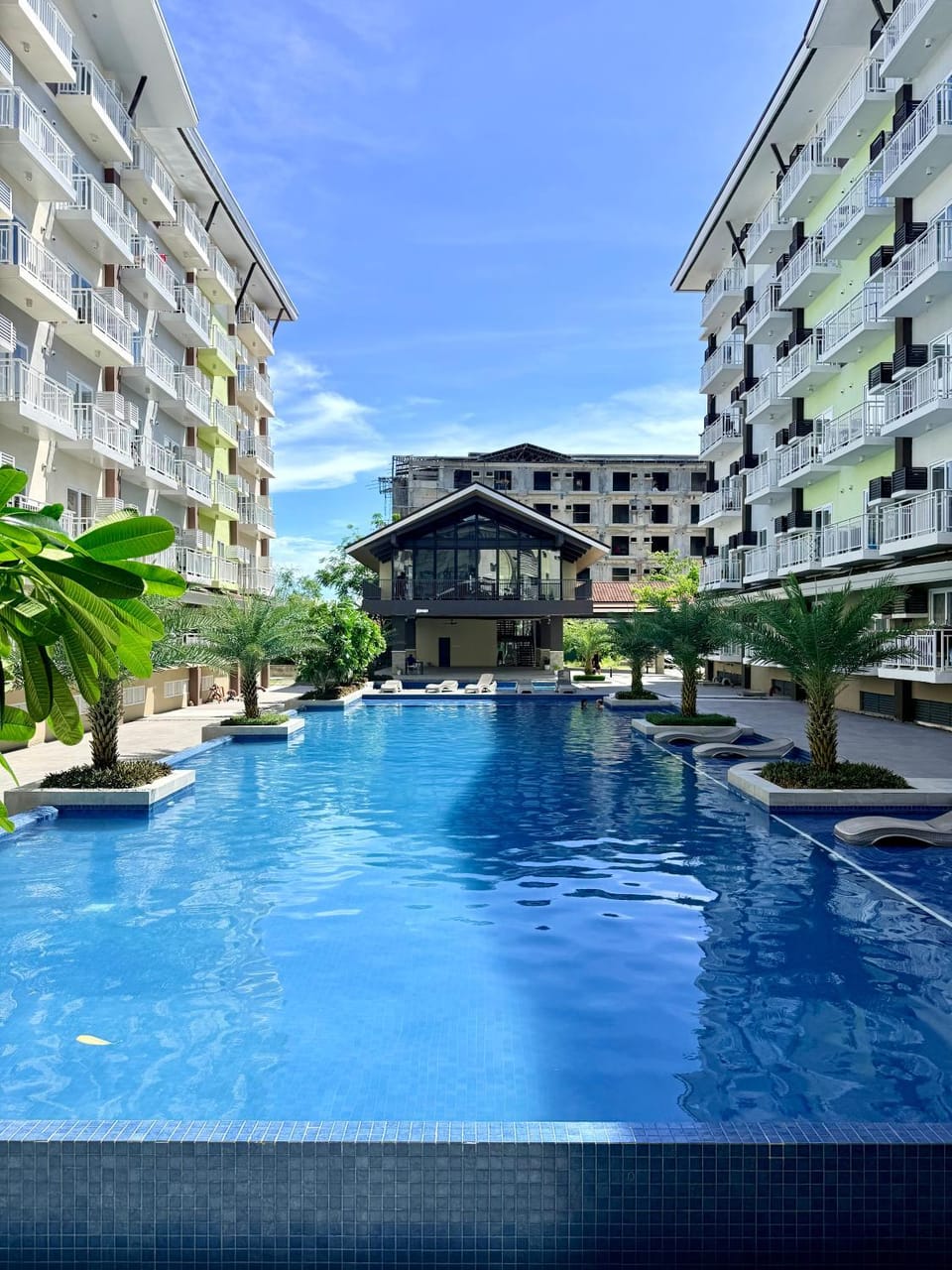 Cozy condo unit 5mins from Mactan Cebu Int'l Airport with Netflix Apartment in Lapu-Lapu City
