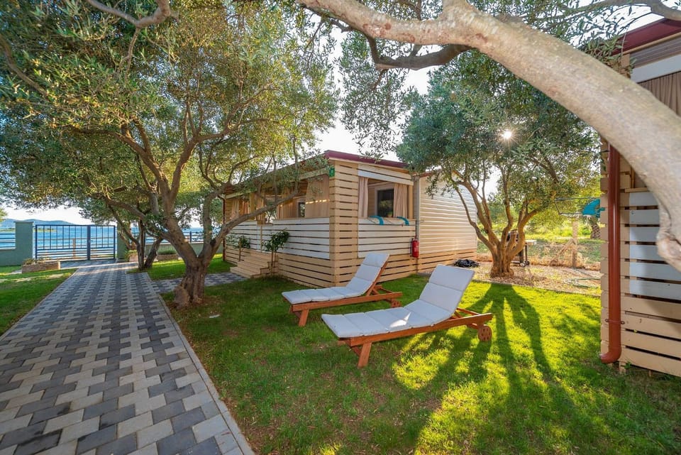 Property building, Patio, Facade/entrance, Sea view, Area and facilities