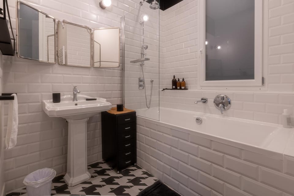 Bathroom, Bath