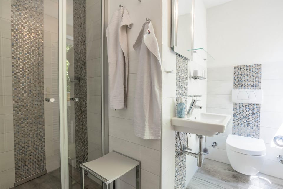 Bathroom, Living room