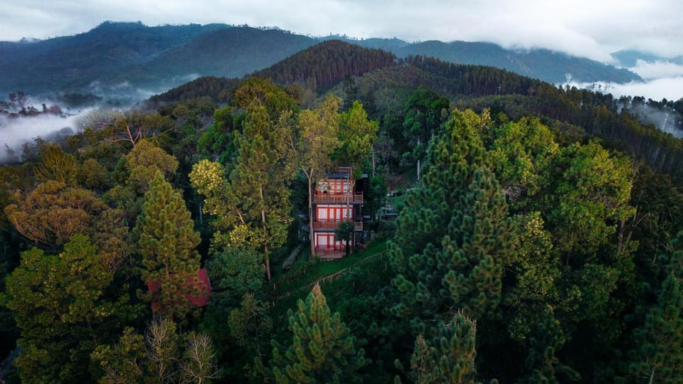 Property building, Nearby landmark, Day, Natural landscape, Bird's eye view, Mountain view