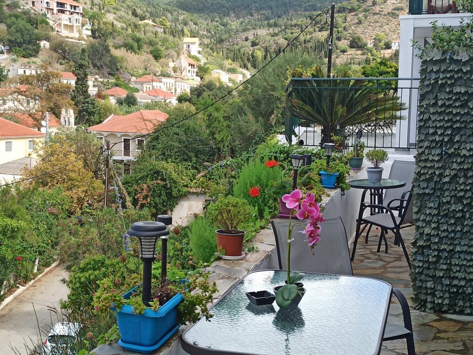 Patio, Patio, Location