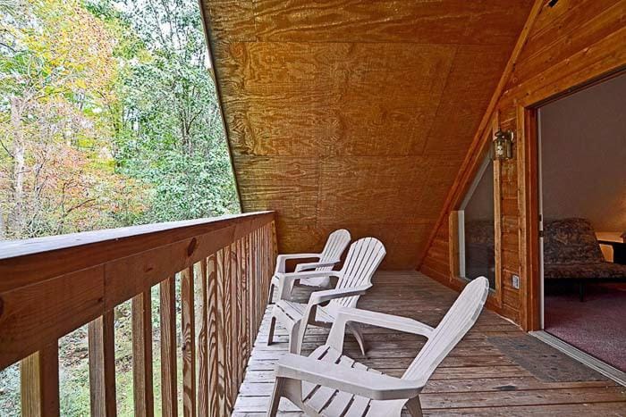LAZY DAYS on the CREEK Chalet in Gatlinburg