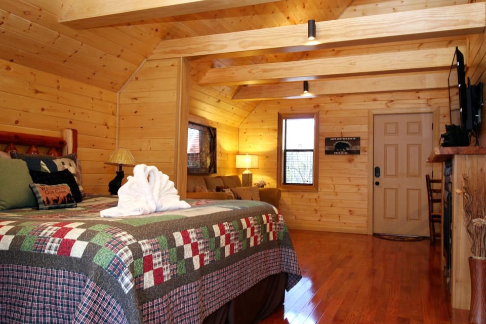 Lovin' Inn Chalet in Gatlinburg