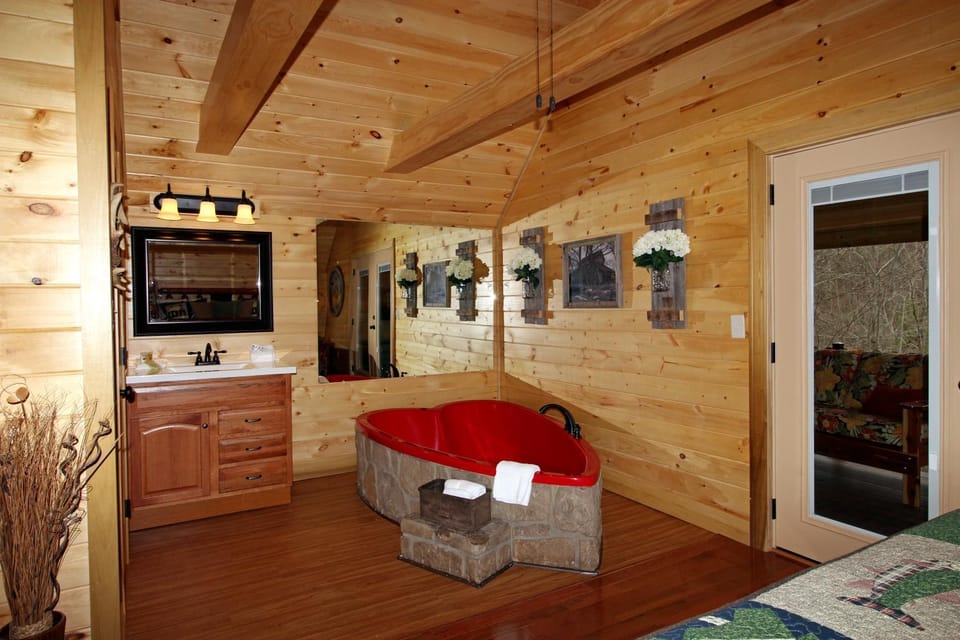 Lovin' Inn Chalet in Gatlinburg