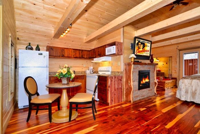 Mountain Love Nest Chalet in Gatlinburg