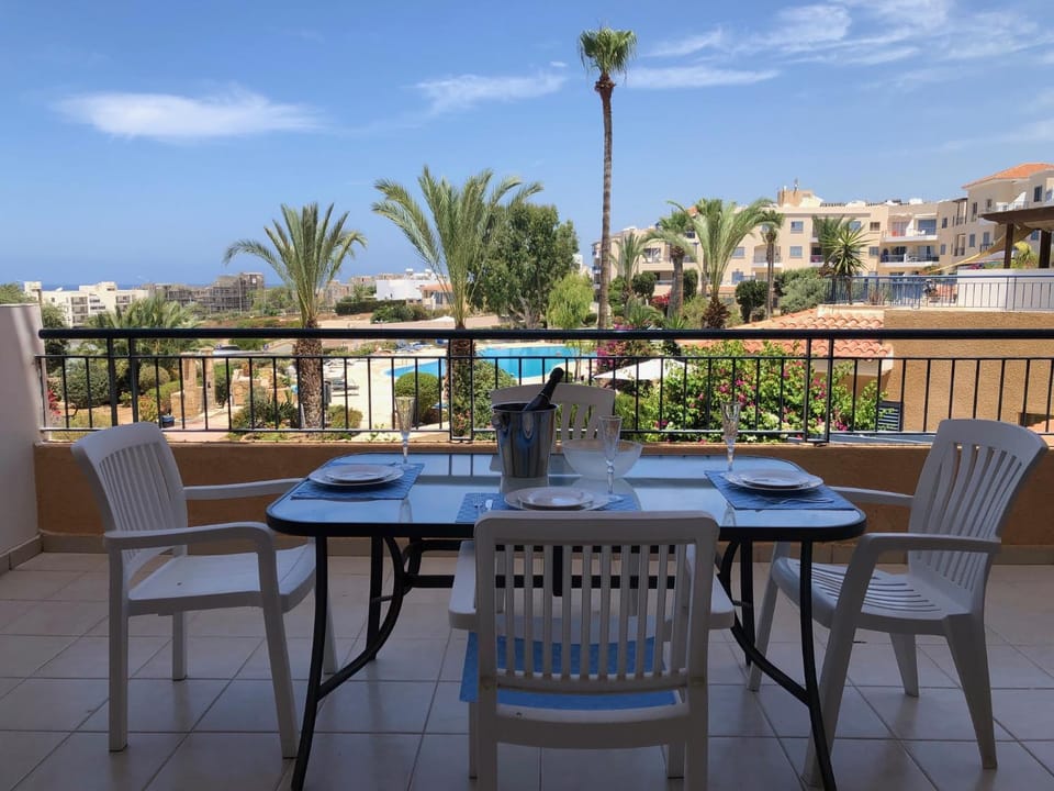 Patio, Dining area, Garden view, Pool view, Swimming pool