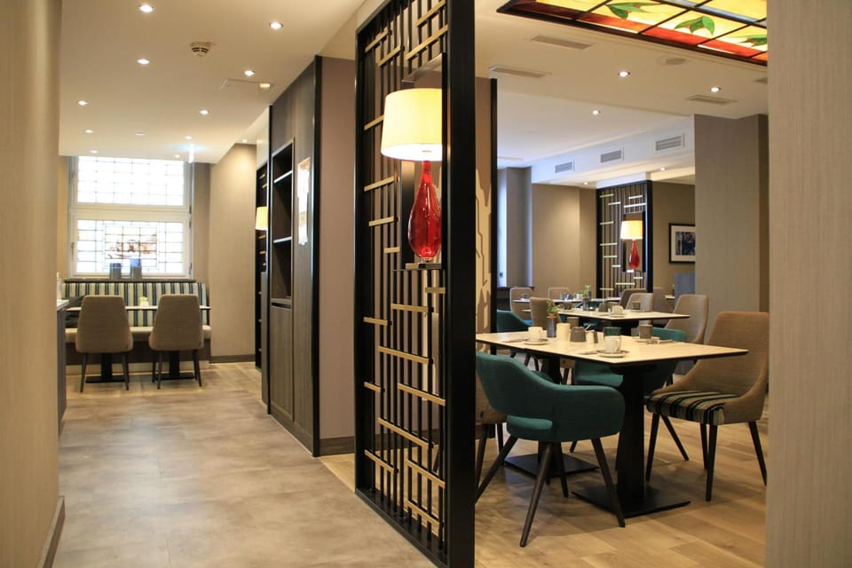 Restaurant/places to eat, Meals, Breakfast