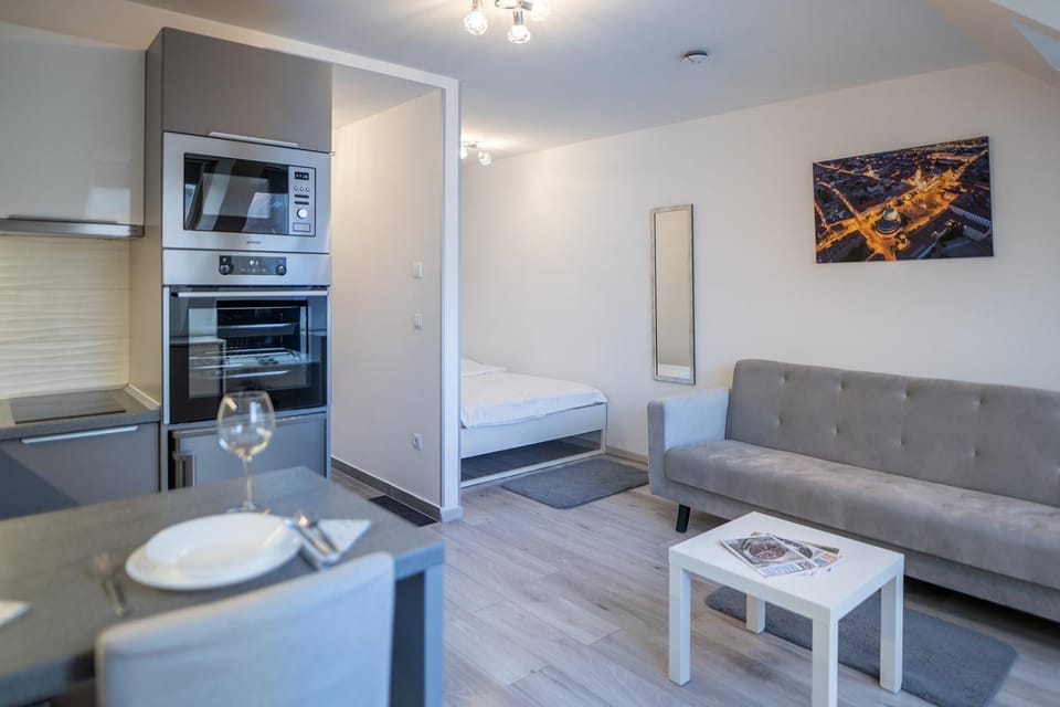 Bed, Kitchen or kitchenette, microwave, oven