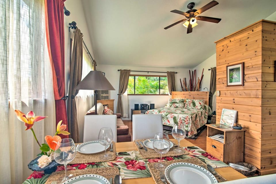 Fern Cottage Island Escape with Rainforest View! Apartment in Fern Forest